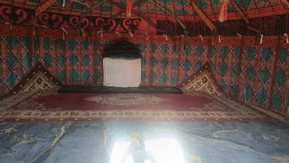 В селе Имантау переселенцы из Алматы Жұмабек Бақытжан, Камал Айтан, Сұлтанбек Күмісбек Сұлтанбек Бибек совместными усилиями открыли гостевые домики в стиле этноауыла.